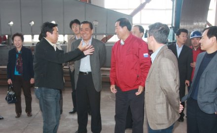 中国石油和化学工业联合会会长李勇武一行来u体育视察指导工作